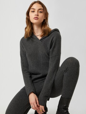 LeGer by Lena Gercke Pullover 'Mila' in Grau