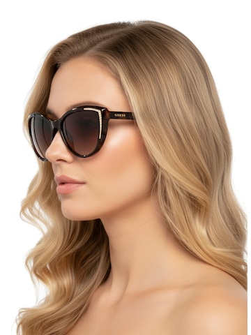 GUESS Zonnebril 'Sonnenbrille' in Bruin