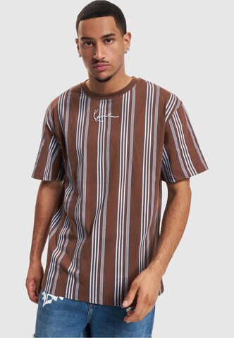 T-Shirt Karl Kani en marron : devant