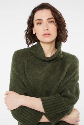 SENSES.THE LABEL Rollkragenpullover mit verkürzten Ärmeln in Grün