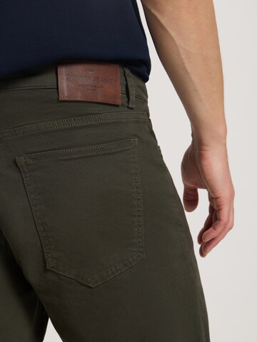 CROSS JEANS Regular Shorts 'Leom' in Grün
