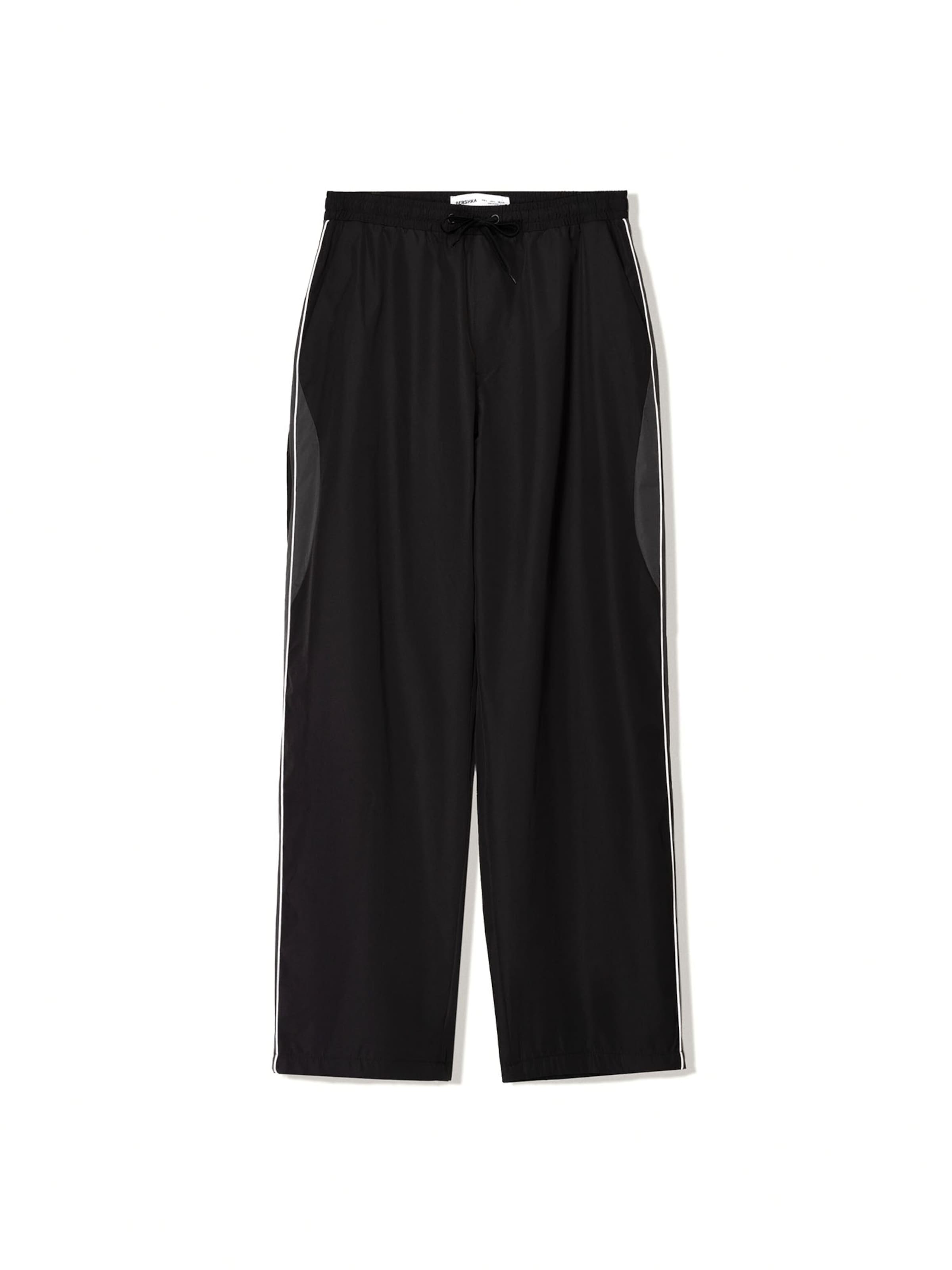 Bershka Regular Панталон в черно: отпред