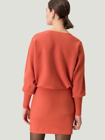 Pullover di zero in arancione