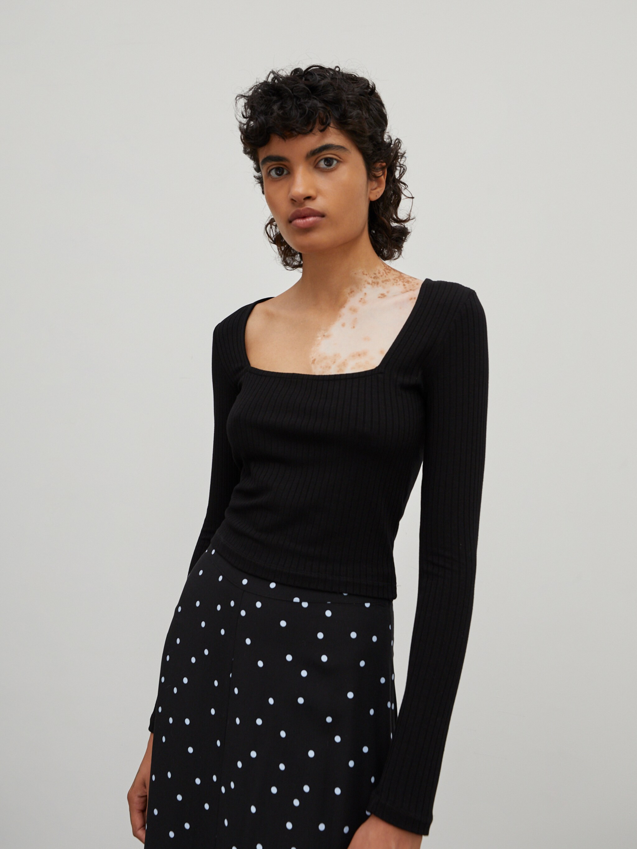 EDITED Producten Shirt 'Tenley' Zwart