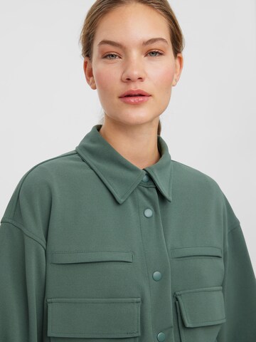 VERO MODA Between-Season Jacket 'Gabriel' in Green