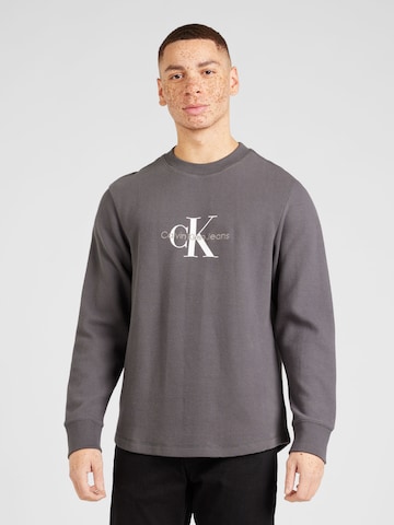 Calvin Klein Jeans - Camiseta en gris: frente
