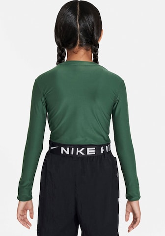 Nike Sportswear Performance Shirt in Green