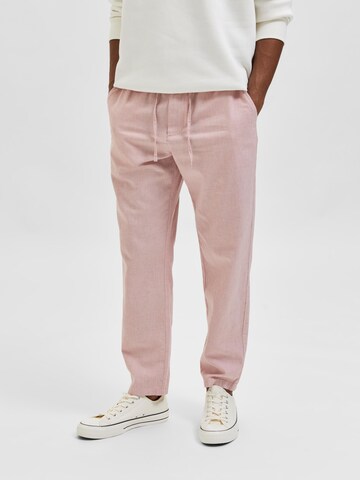 SELECTED HOMME Normalny krój Spodnie 'Newton' w kolorze różowy: przód