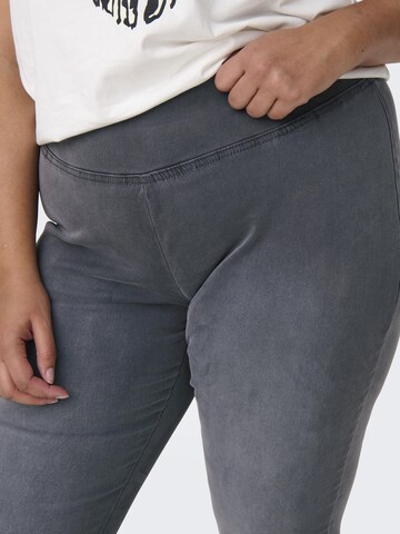 ONLY Carmakoma regular Jeans 'CARAugusta' i grå