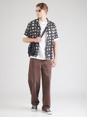 Carhartt WIP Bluser & t-shirts 'Helix' i hvid