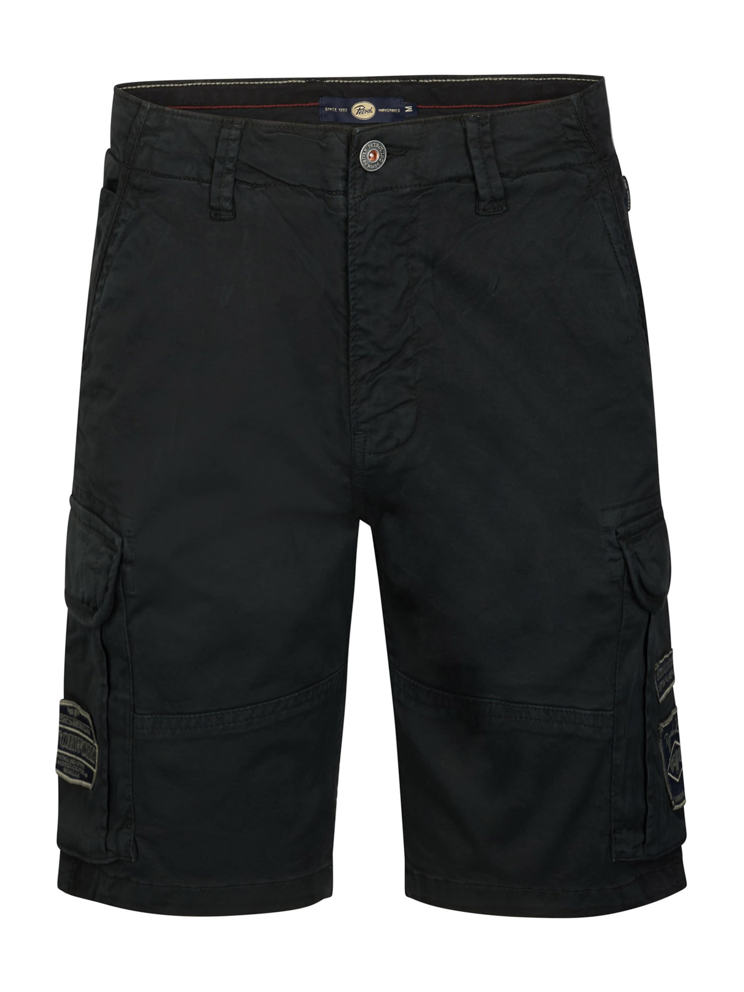 regular Pantaloni cargo di Petrol Industries in nero: frontale