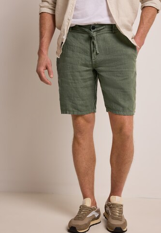 Street One MEN Regular Chino Pants in Green: front