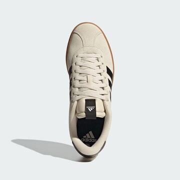 ADIDAS SPORTSWEAR Matalavartiset tennarit 'VL Court 3.0' värissä beige