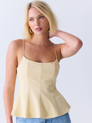 Haut Next en jaune