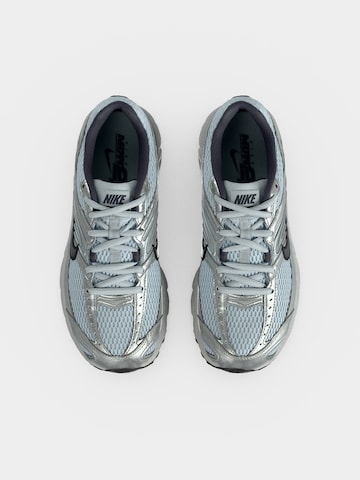 Nike Sportswear Tenisky 'Air Max Moto 2K' – šedá