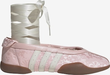Baskets basses 'Taekwondo Mei' ADIDAS ORIGINALS en rose : devant