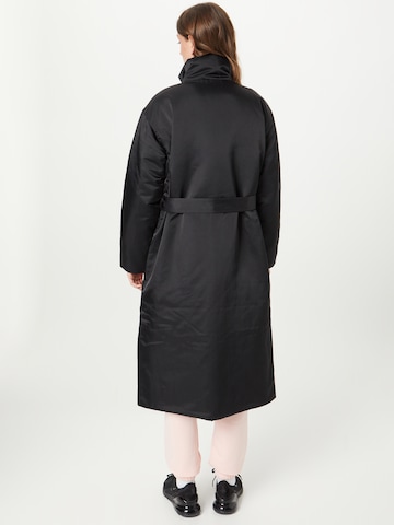 Nike Sportswear Between-seasons coat in Black