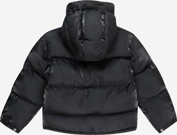 Nike Sportswear - Chaqueta de entretiempo en negro