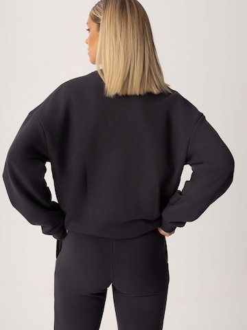 FEMSSY Sweatshirt i grå