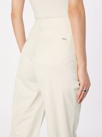 BRAX Loose fit Pleat-front trousers 'MELO' in White