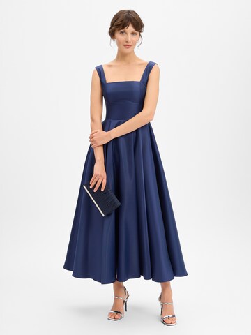 Marie Lund Abendkleid in Blau: Vorderseite