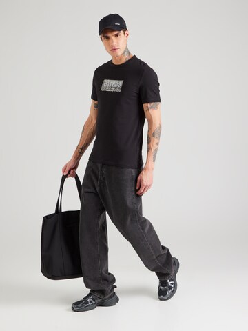 GUESS T-shirt i svart