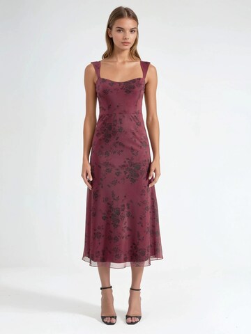 Hiccup Dress in Red: front