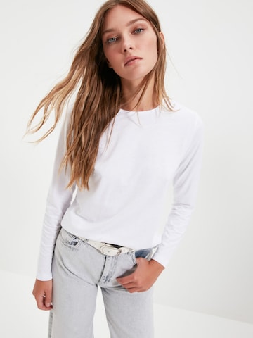 T-shirt Trendyol en blanc : devant