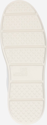 Sneaker bassa di Love Moschino in bianco