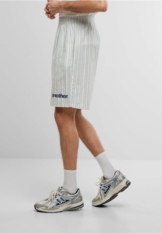 Another Cotton Lab - Loosefit Pantalón en azul