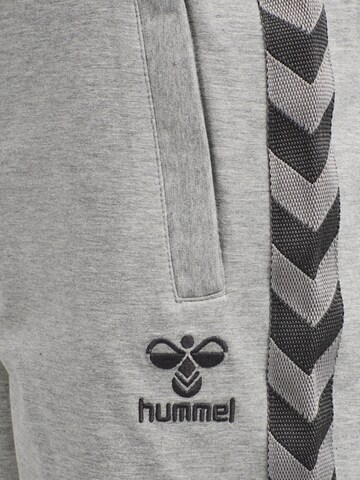 Hummel Regular Sportshorts 'Move' in Grau