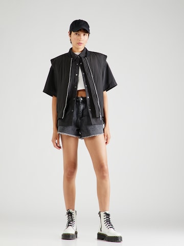 ABOUT YOU Regular Jeans 'Lilli Shorts' in Grijs