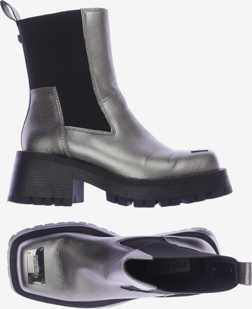 STEVE MADDEN Dress Boots in 38 in Silver: front