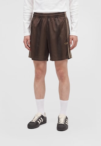 ADIDAS ORIGINALS - Regular Calças 'Adicolor' em castanho: frente