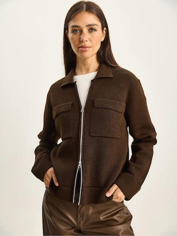 Bianco Lucci - Casaco de malha em castanho