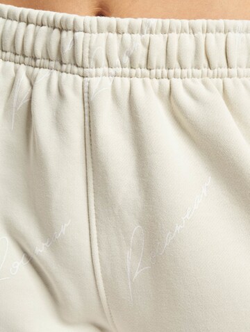 ROCAWEAR Tapered Bukser 'Miami' i hvid