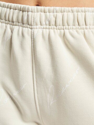 Effilé Pantalon 'Miami' ROCAWEAR en blanc