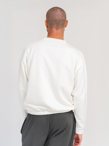 LOTUSCRAFTS Sportsweatshirt 'FEND'‌‌‌‌ in Weiß