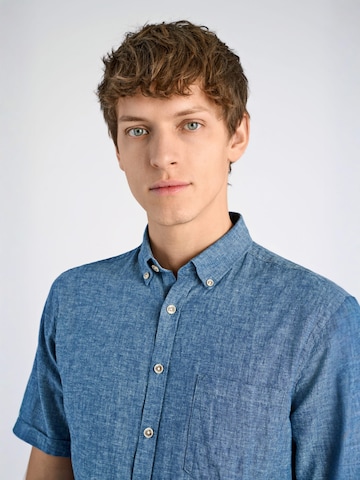 Coupe regular Chemise Lindbergh en bleu
