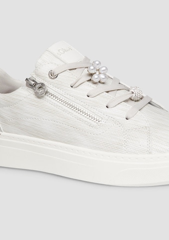 Baskets basses s.Oliver en blanc