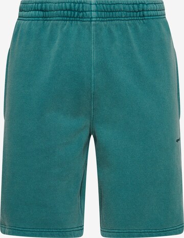 Superdry Regular Pants in Green: front