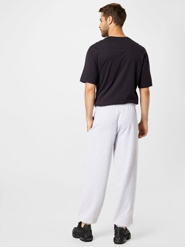 Tapered Pantaloni de la BDG Urban Outfitters pe gri