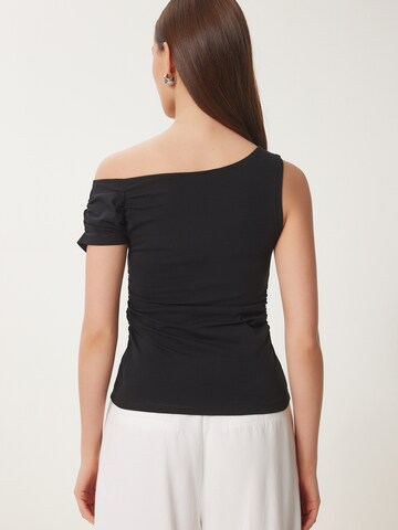 Happiness İstanbul T-shirt i svart