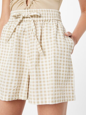 regular Pantaloni di Gina Tricot in beige