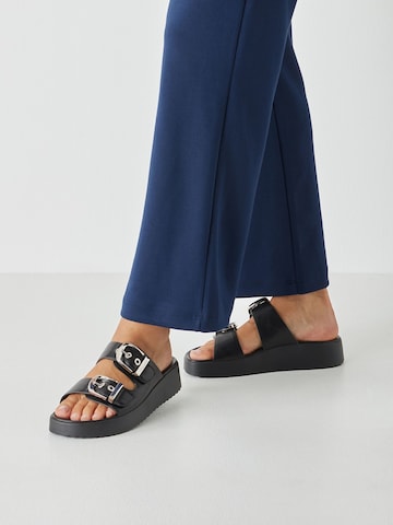 Tamaris Mule in Black