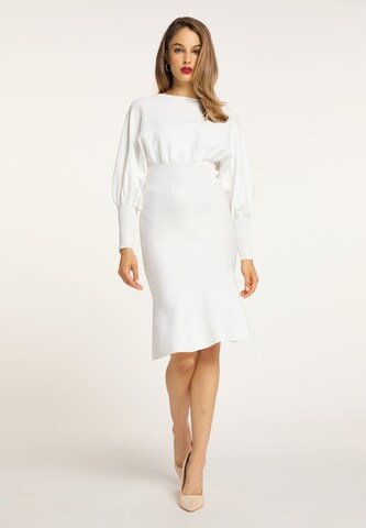 Robes en maille faina en blanc