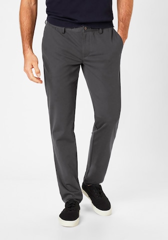 REDPOINT Slim fit Chino Pants in Black: front