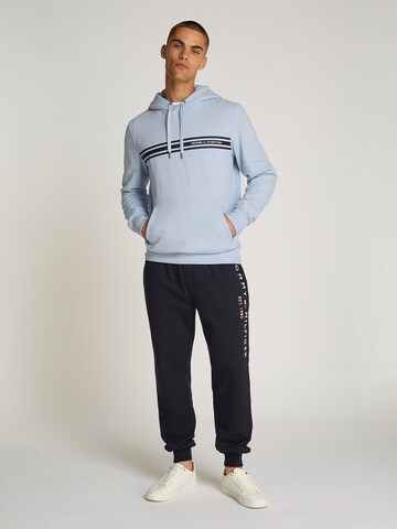 TOMMY HILFIGER Sweatshirt i blå