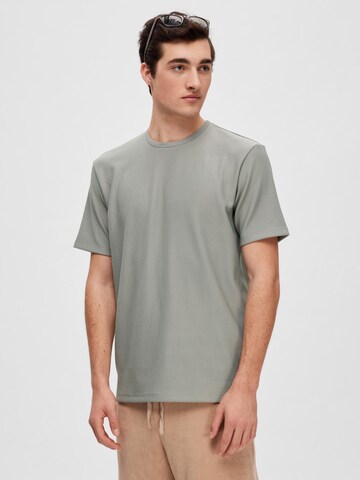 T-Shirt SELECTED HOMME en gris : devant