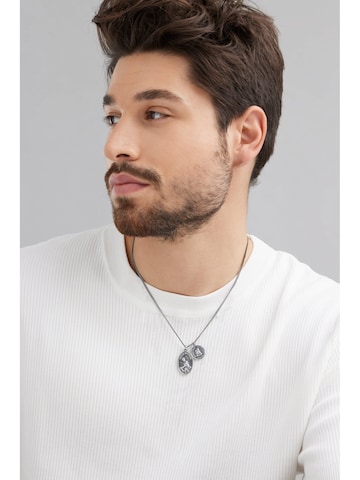 caï Kette in Silber: Vorderseite